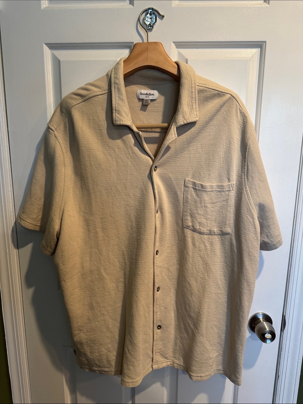 Goodfellow & Co Beige Short Sleeve Button-Down Camp Shirt